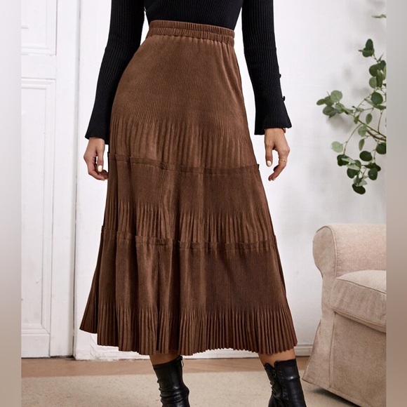 NWOT Brown A-line Midi Skirt with Pleated Tiers 0XL - Picture 1 of 5